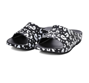 TAKAHIROMIYASHITATheSoloist. X OOFOS LEOPARD SLIDE 2025